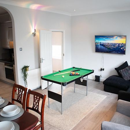 Bright Private Terrace - Free Private Parking - Tv - Wifi - Netflix Apartment Croydon Exterior foto