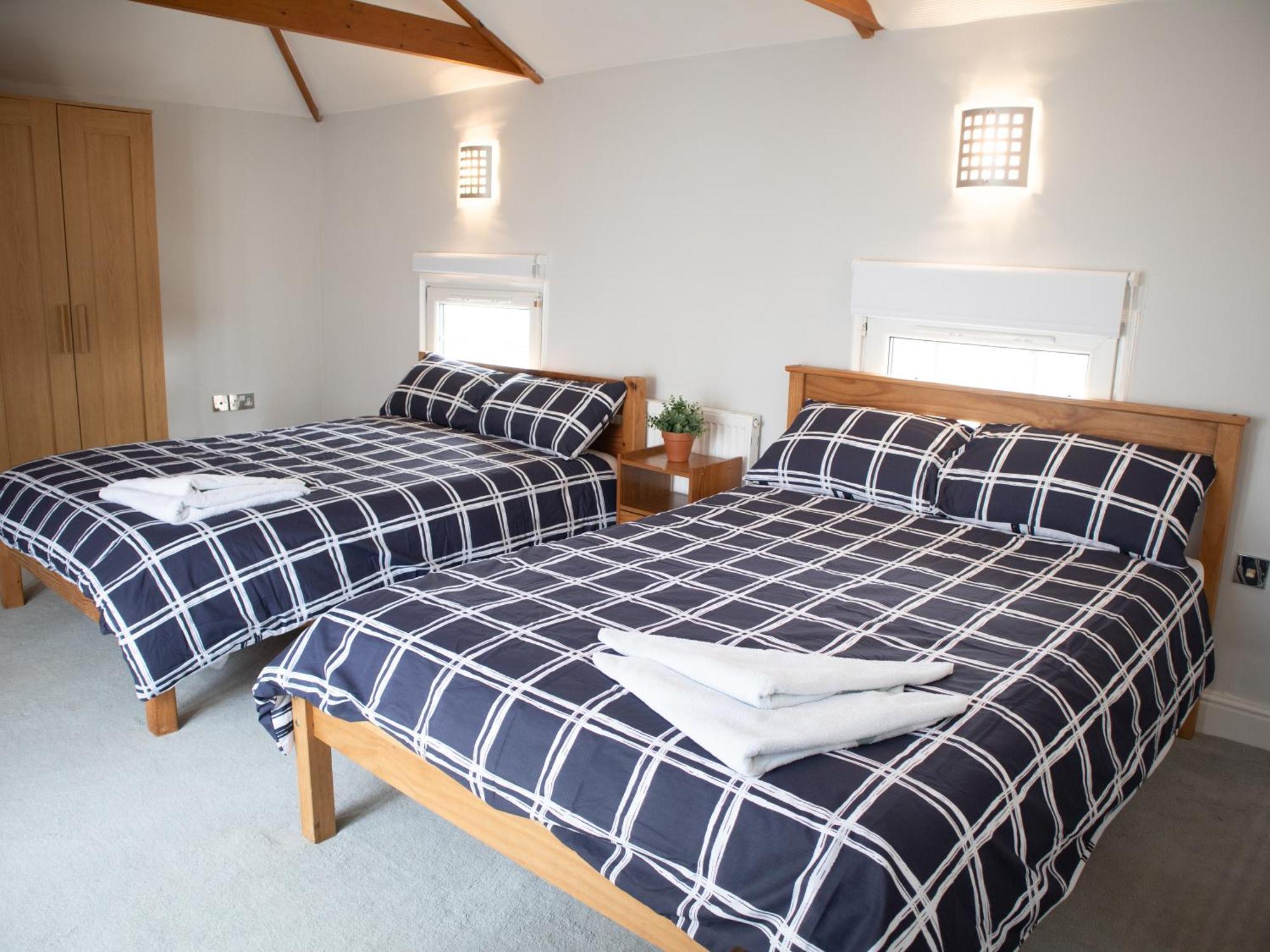 Bright Private Terrace - Free Private Parking - Tv - Wifi - Netflix Apartment Croydon Exterior foto