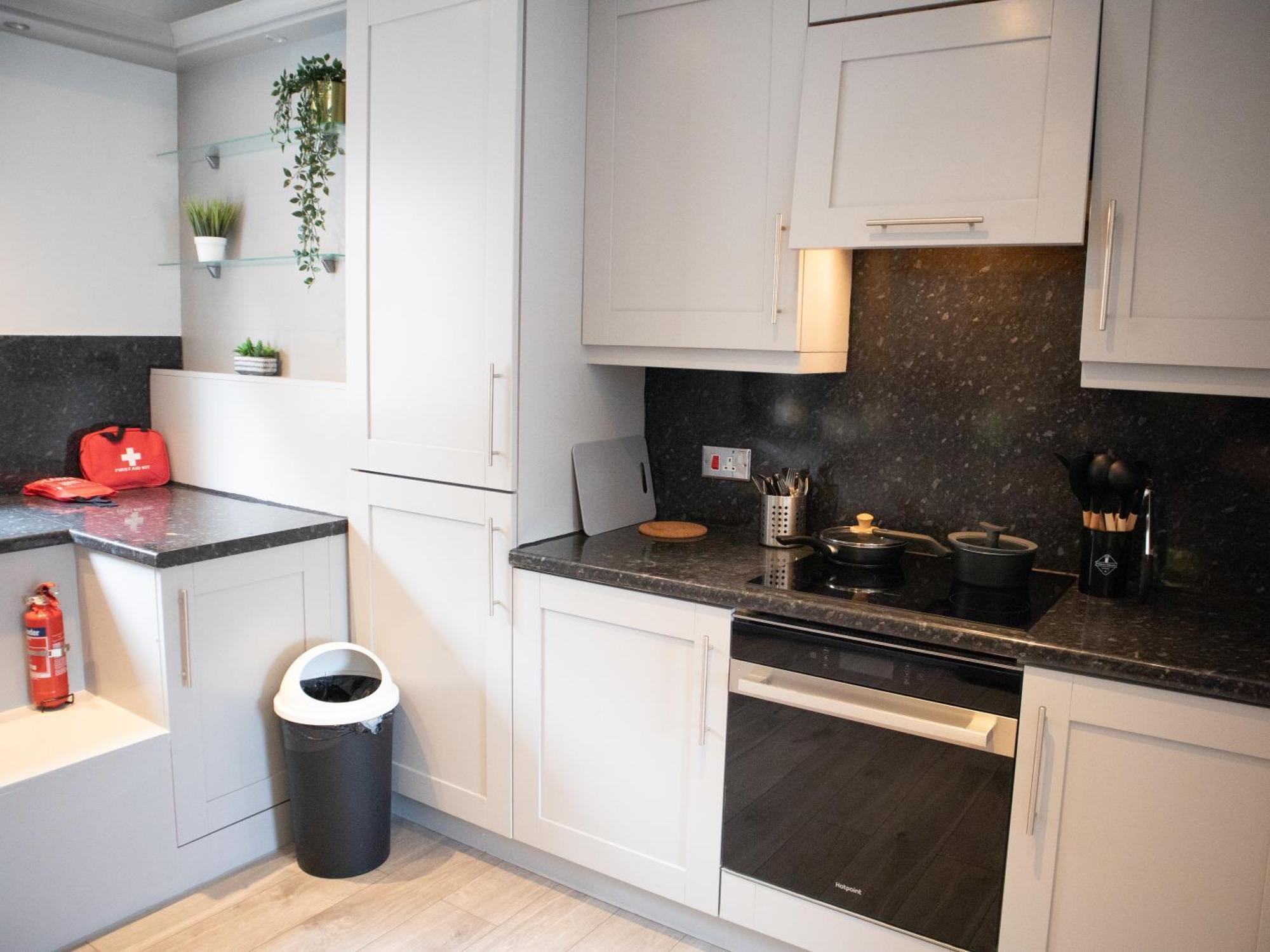 Bright Private Terrace - Free Private Parking - Tv - Wifi - Netflix Apartment Croydon Exterior foto