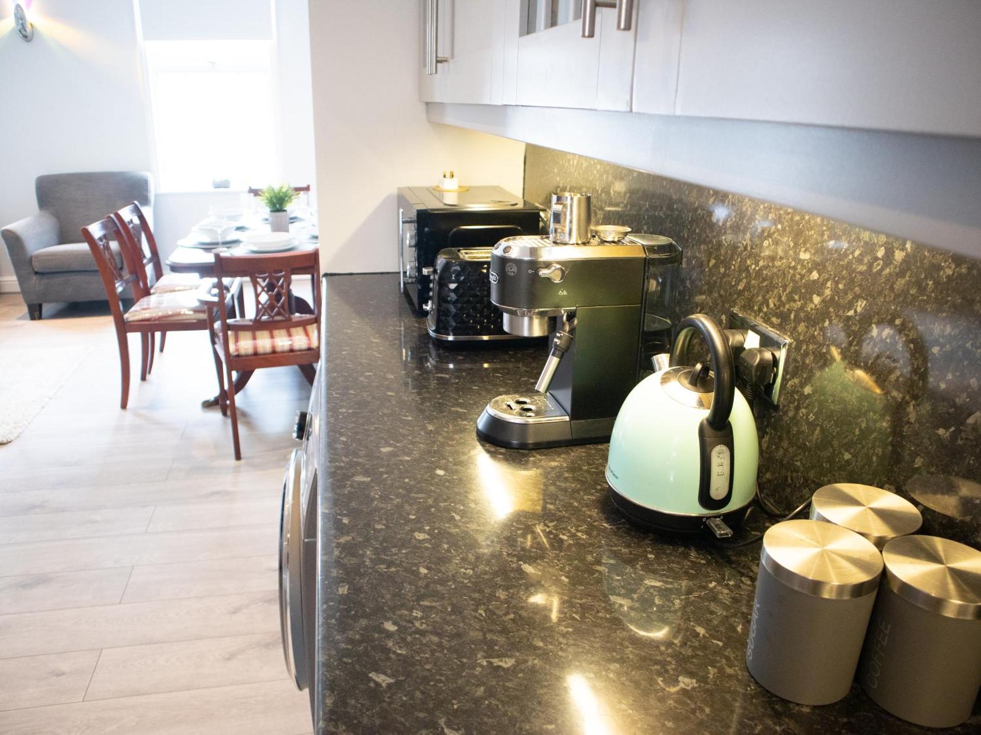 Bright Private Terrace - Free Private Parking - Tv - Wifi - Netflix Apartment Croydon Exterior foto