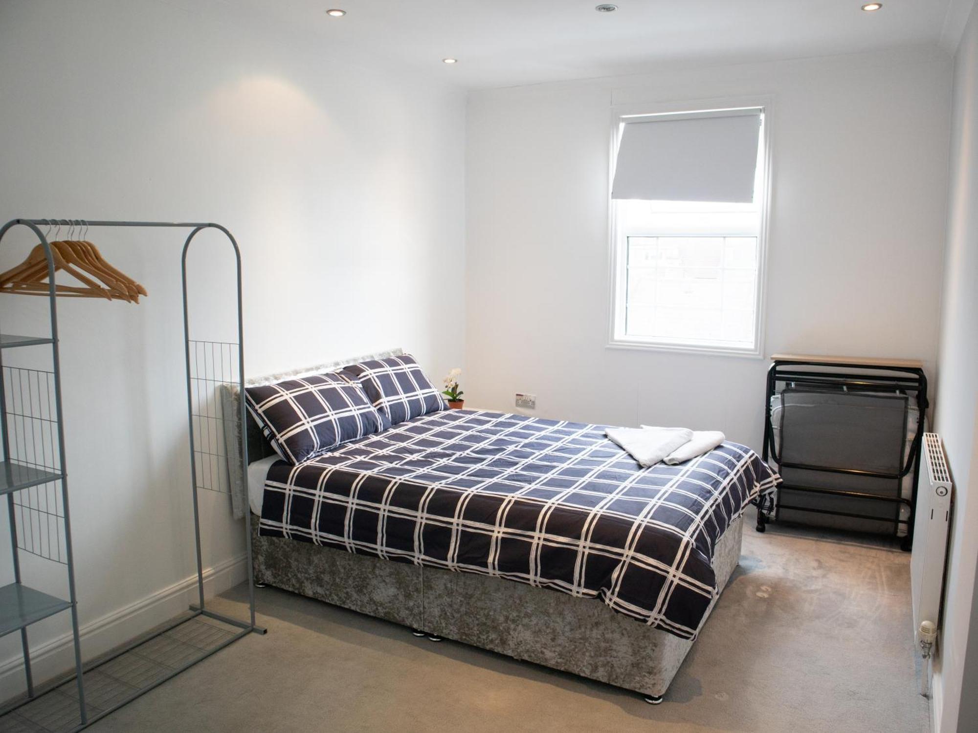 Bright Private Terrace - Free Private Parking - Tv - Wifi - Netflix Apartment Croydon Exterior foto