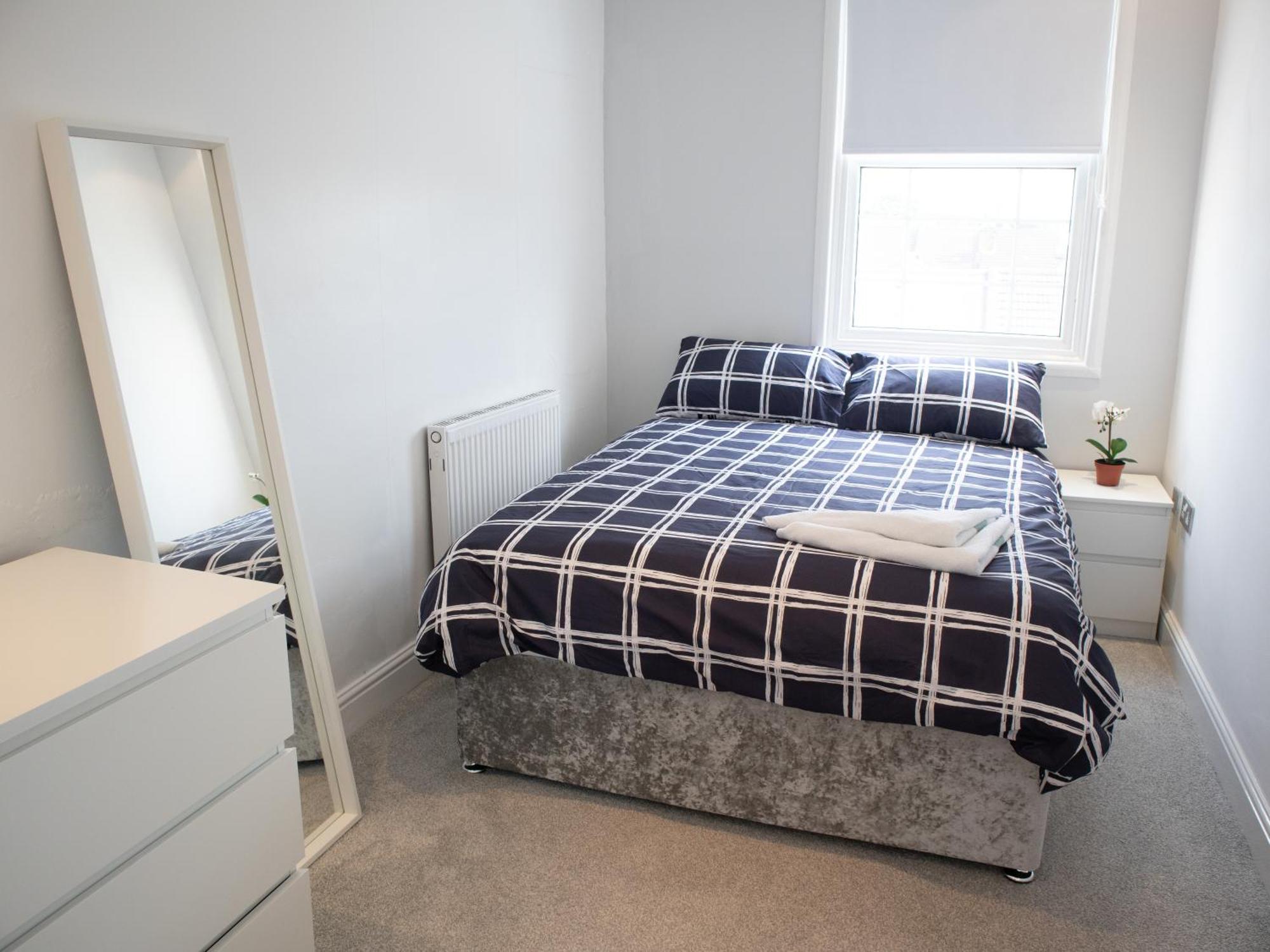 Bright Private Terrace - Free Private Parking - Tv - Wifi - Netflix Apartment Croydon Exterior foto