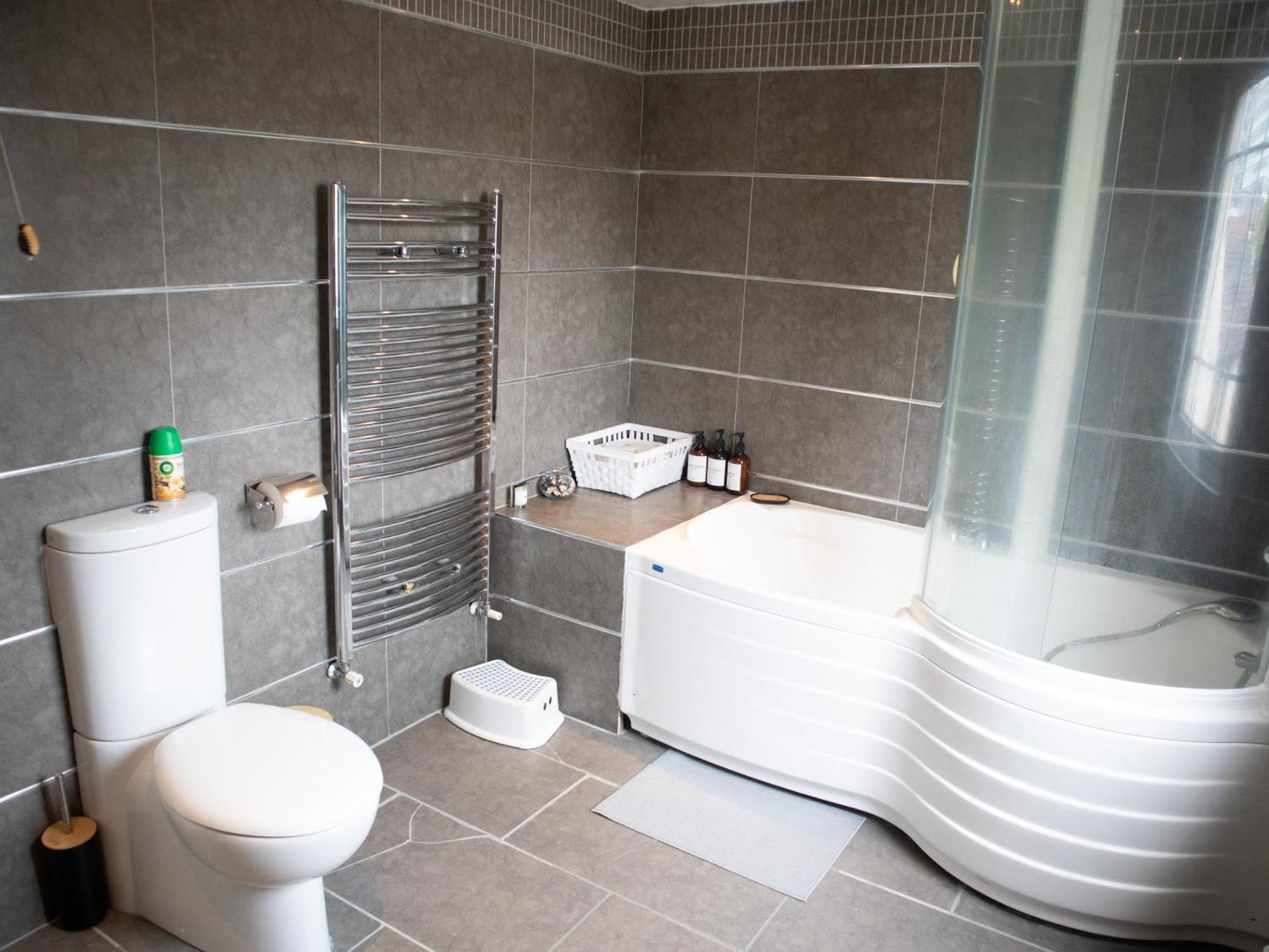 Bright Private Terrace - Free Private Parking - Tv - Wifi - Netflix Apartment Croydon Exterior foto